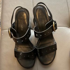 Black leather heeled shoes size 5M